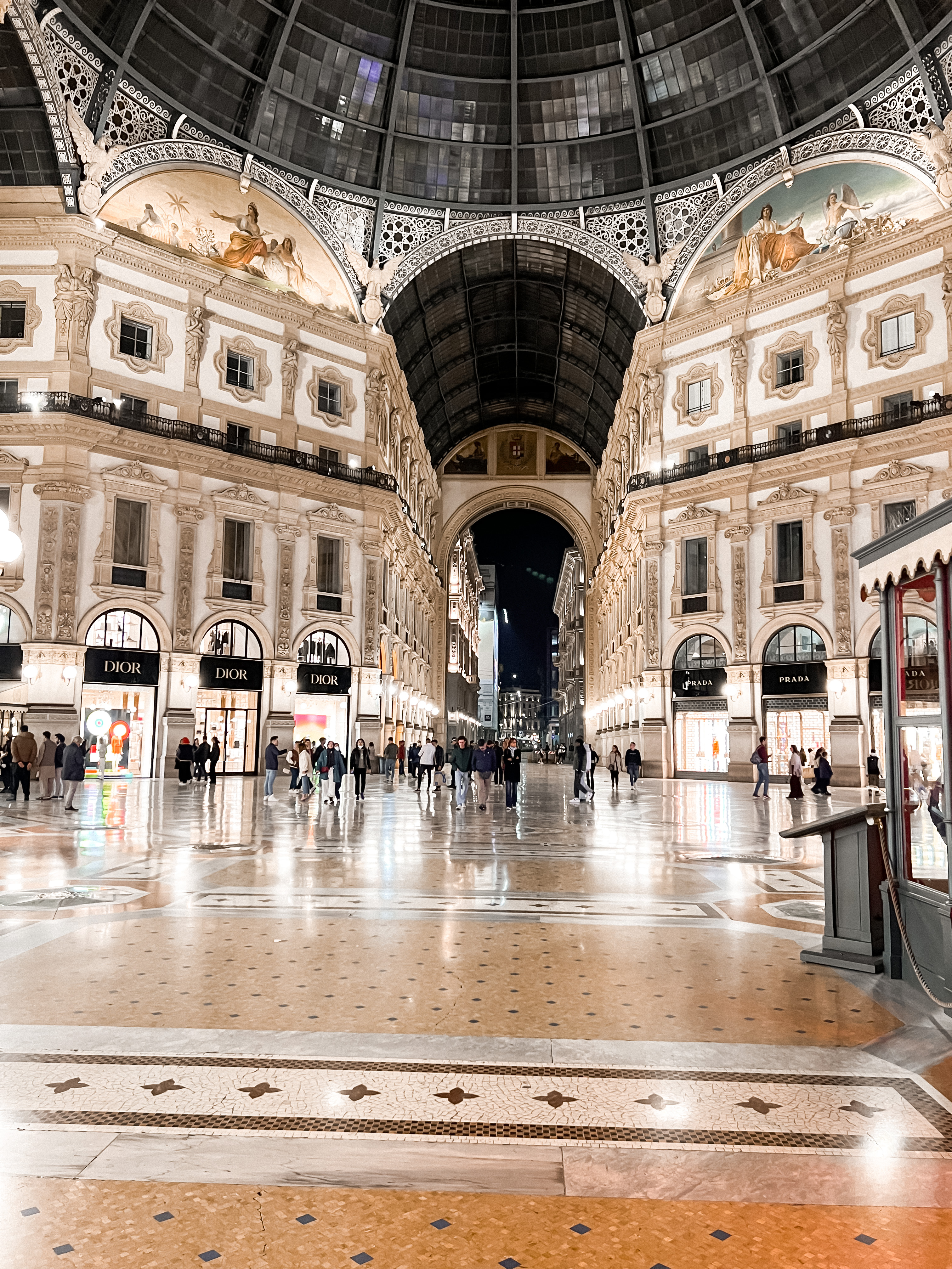 Milan-galleries-nuit-design